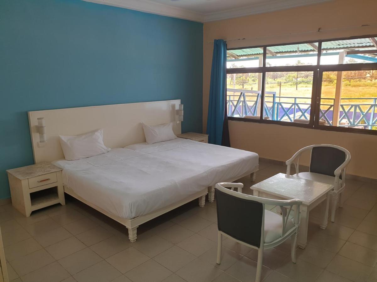 Djembe Beach Resort Kololi Exterior photo